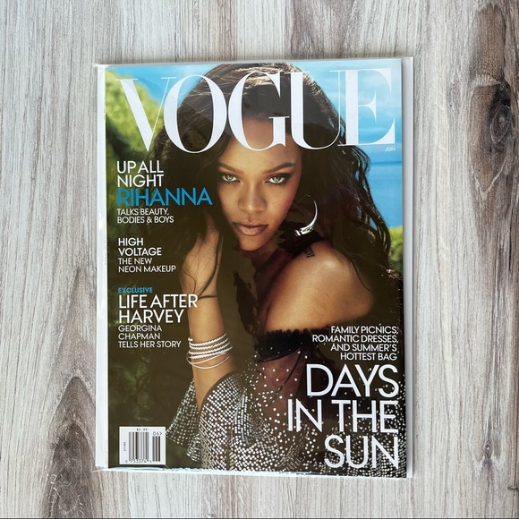 Vogue Magazine - 2 Issues - June 2018 & November 2019. Rihanna magazine covers! - Picture 3 of 3